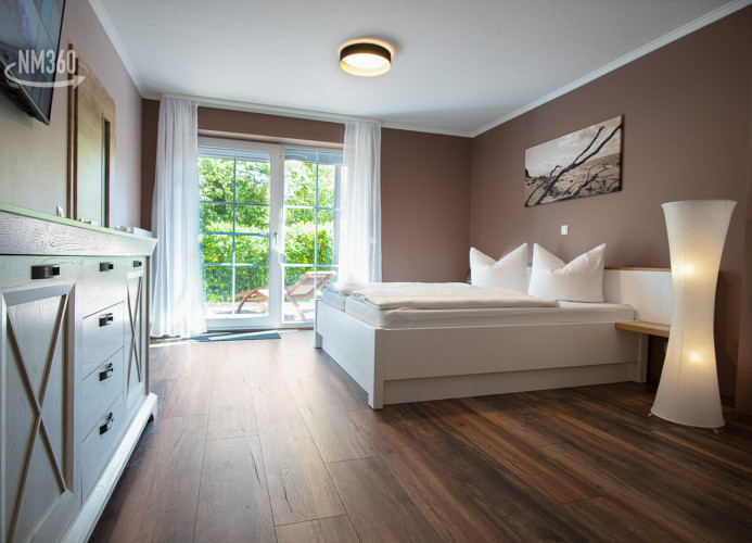 komplett Schlafzimmer mit Terrassen Zugang