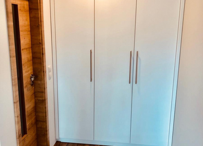 Kleiderschrank